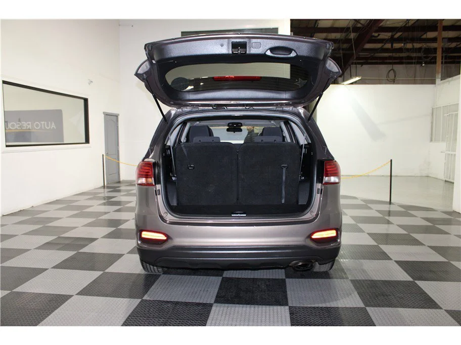 Used 2019 Dragon Brown Kia LX image 21