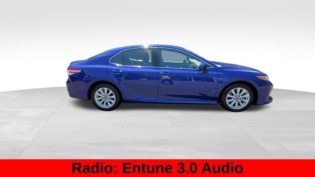 Used 2018 Blue Toyota LE image 9