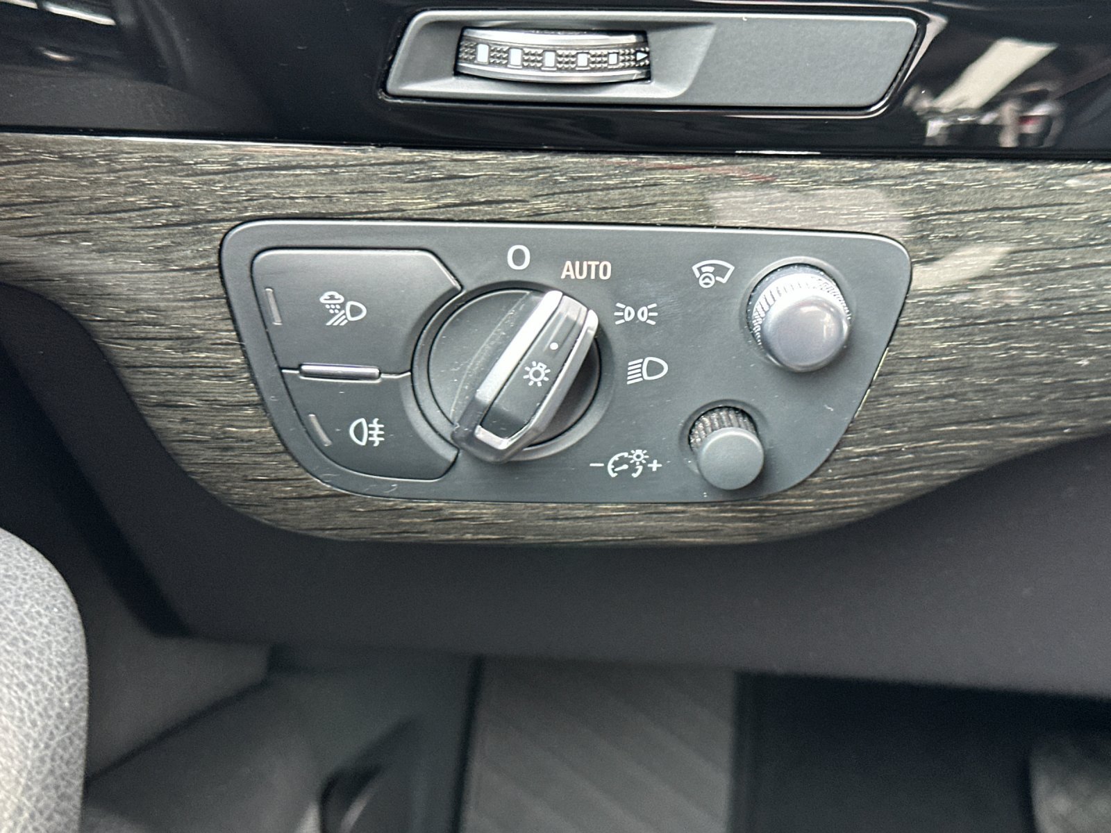 Used 2019  Audi 55 Prestige image 33