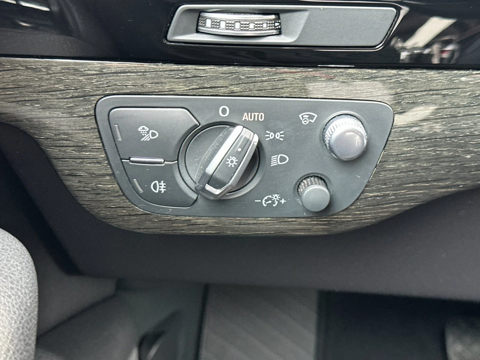 Used 2019  Audi 55 Prestige image 33