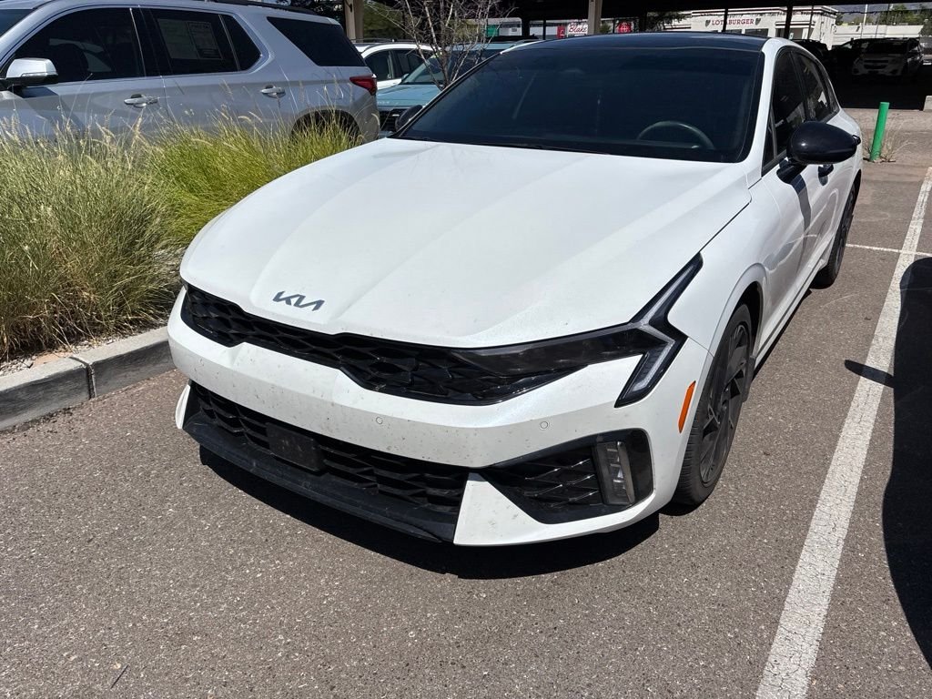 Used 2025 White Kia GT-Line image 3