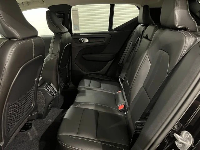 New 2026 Onyx Black Volvo B5 Plus image 21