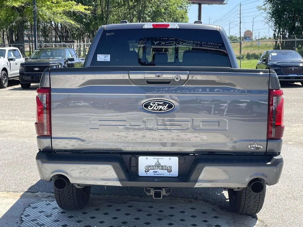 New 2026 Carbonized Gray Metallic Ford XLT image 4
