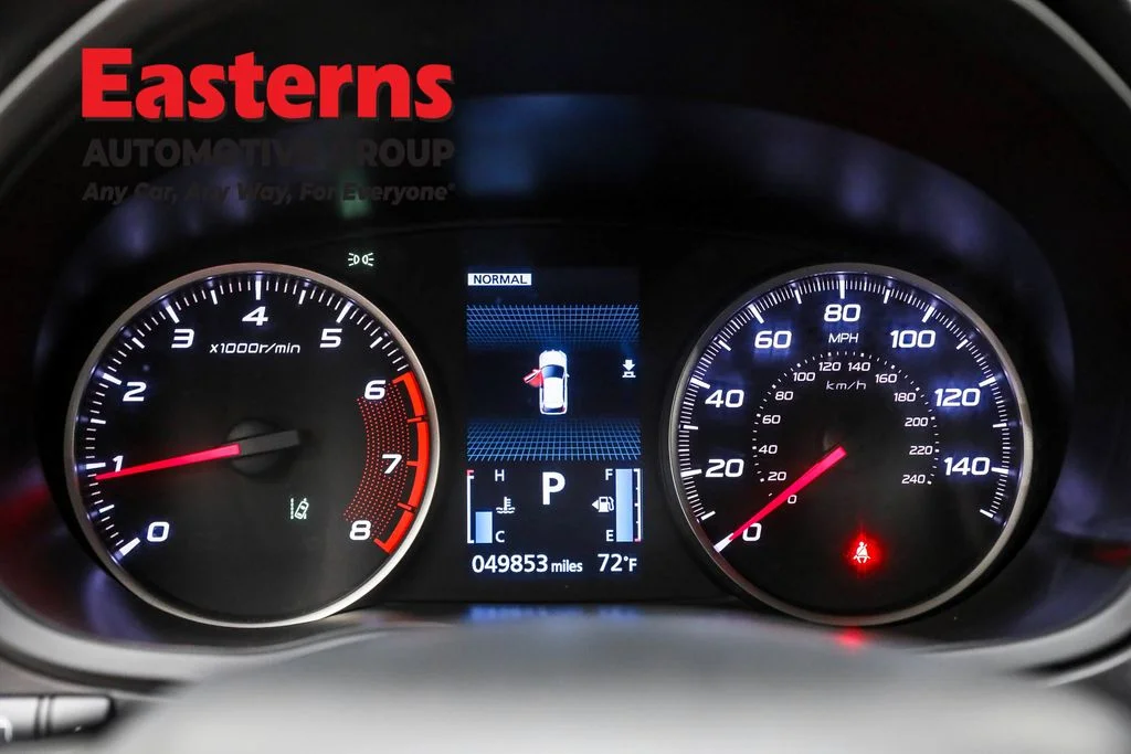 Used 2024 White Mitsubishi ES image 17