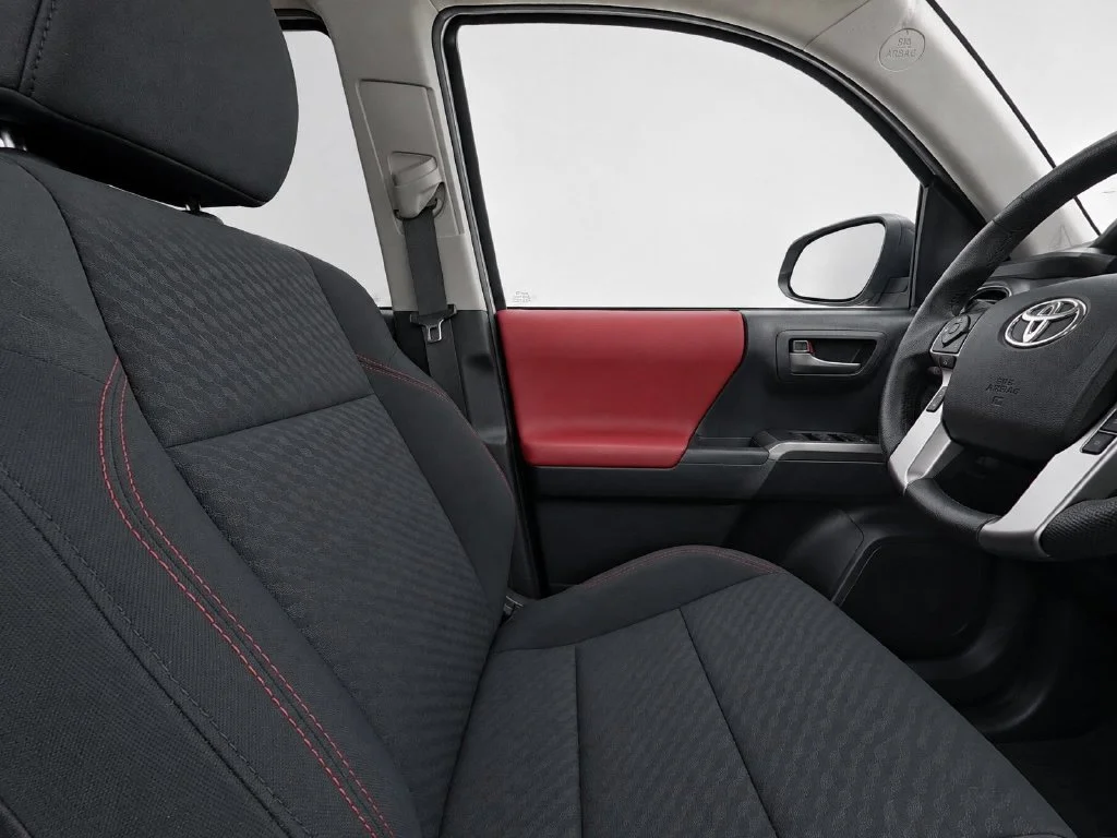 Used 2021 White Toyota SR5 image 20