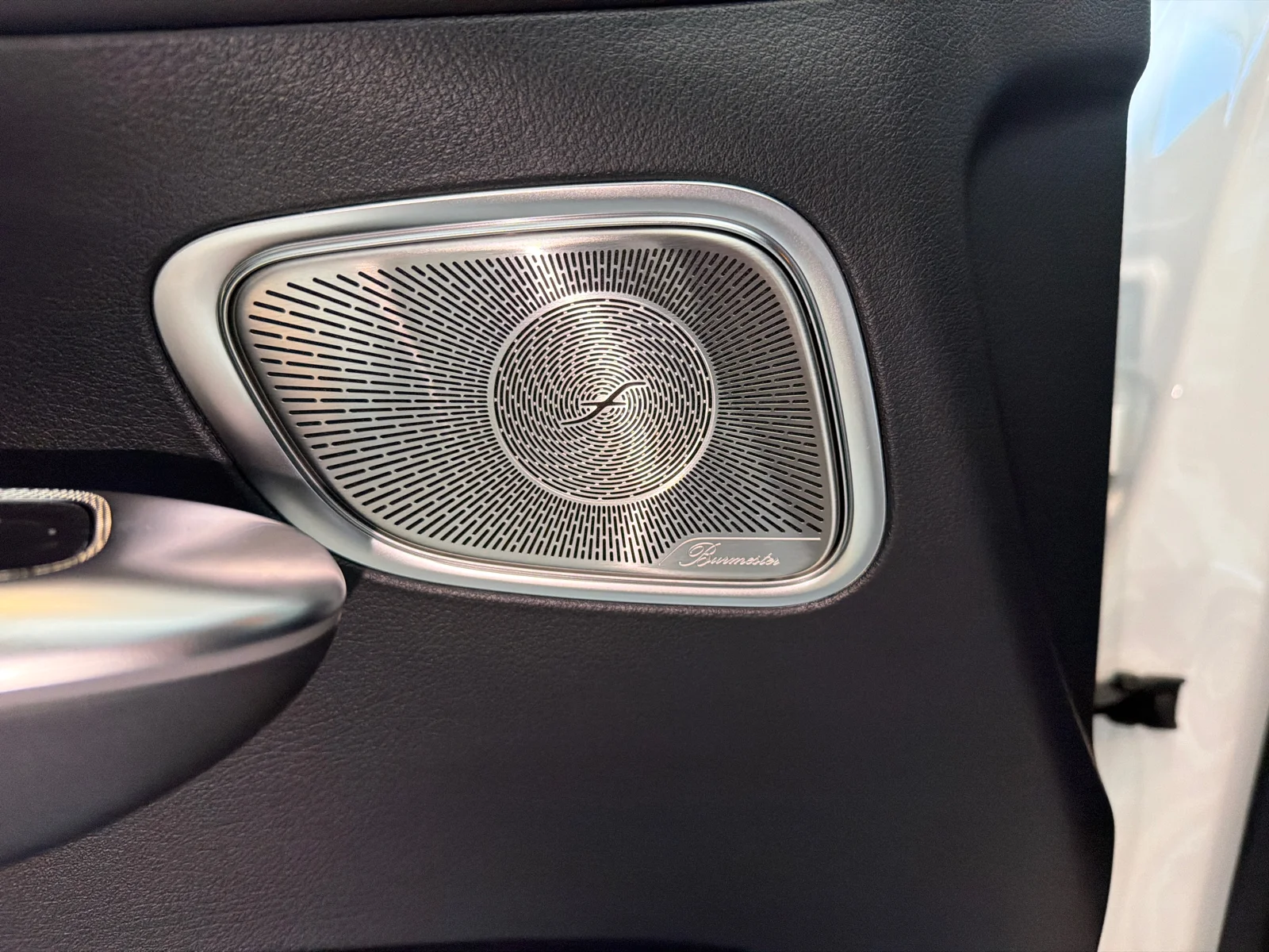 New 2026 White Mercedes-Benz GLC 300 4MATIC SUV image 24