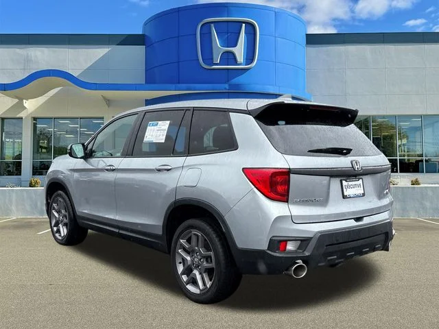 Used 2023 Silver Honda EX-L image 4