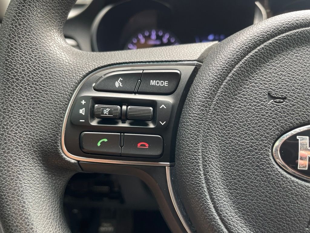 Used 2017 Silver Kia LX image 18