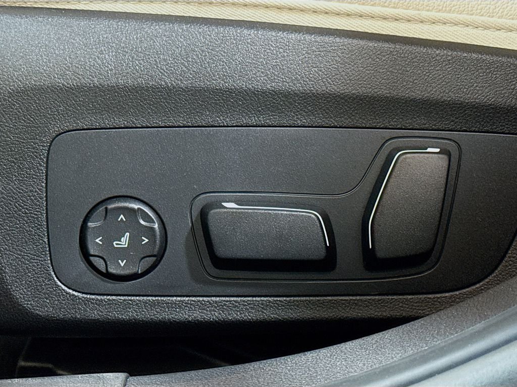 Used 2026 Jet Black BMW 330i image 4
