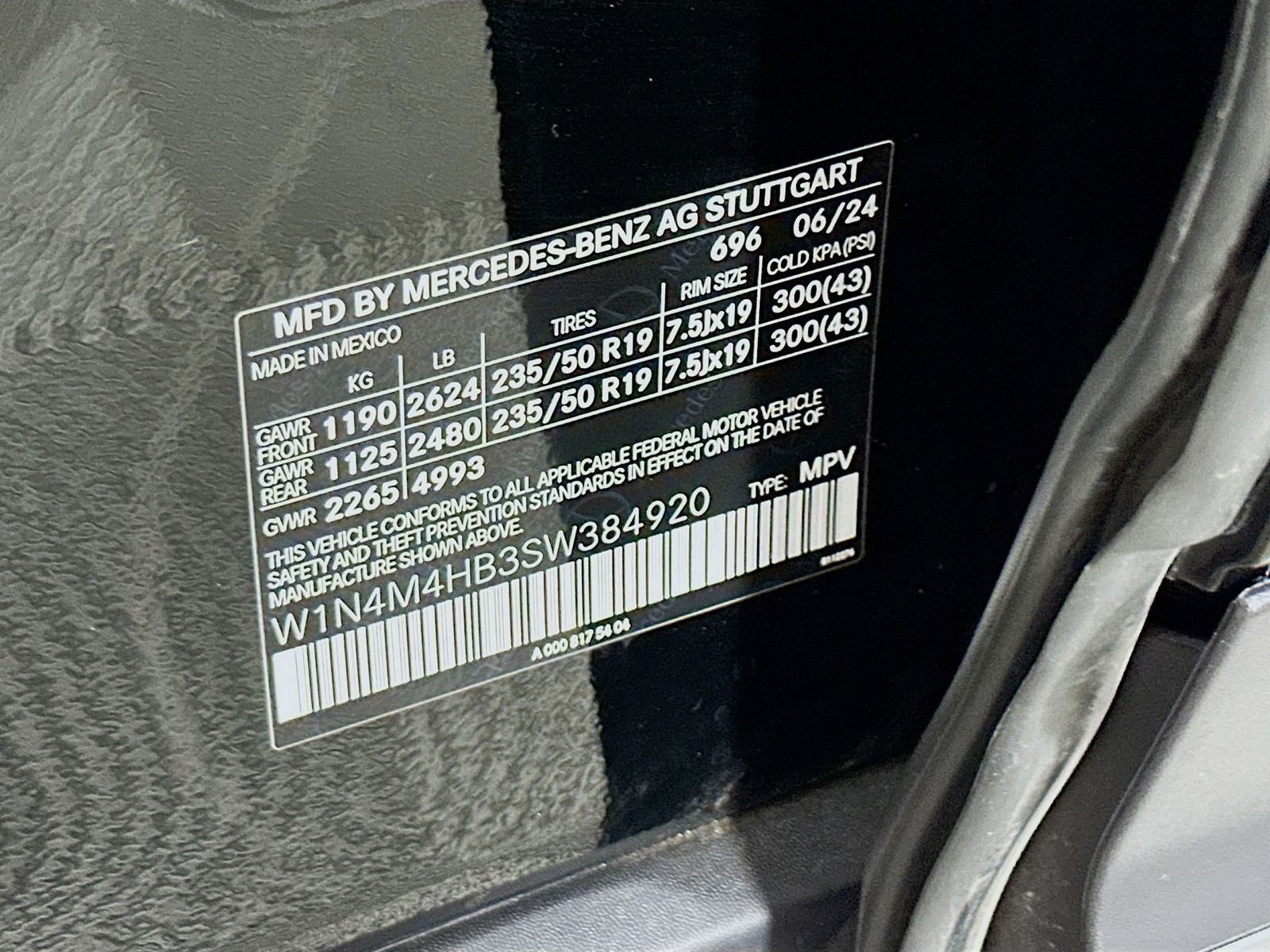Used 2025 Black Mercedes-Benz GLB 250 image 31