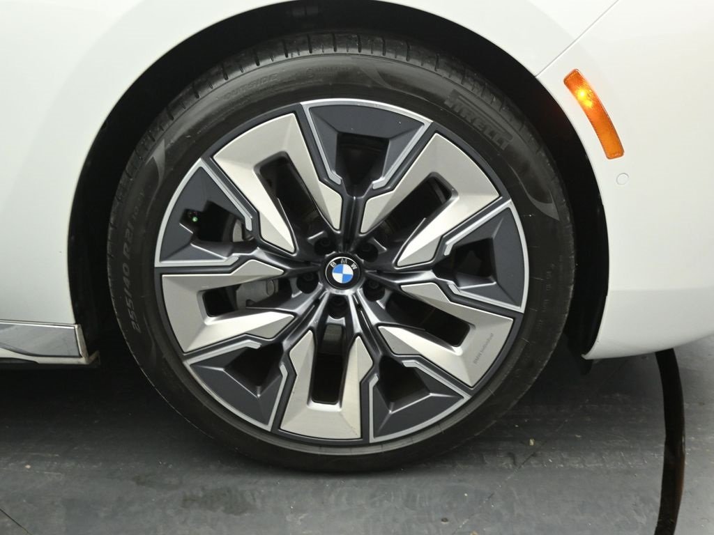2023 BMW I7 - Image 31