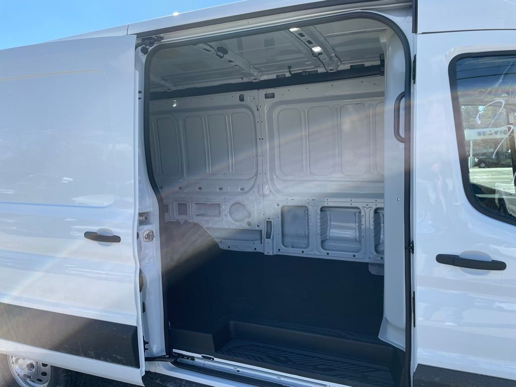New 2026 Oxford White Ford Cargo Van image 25