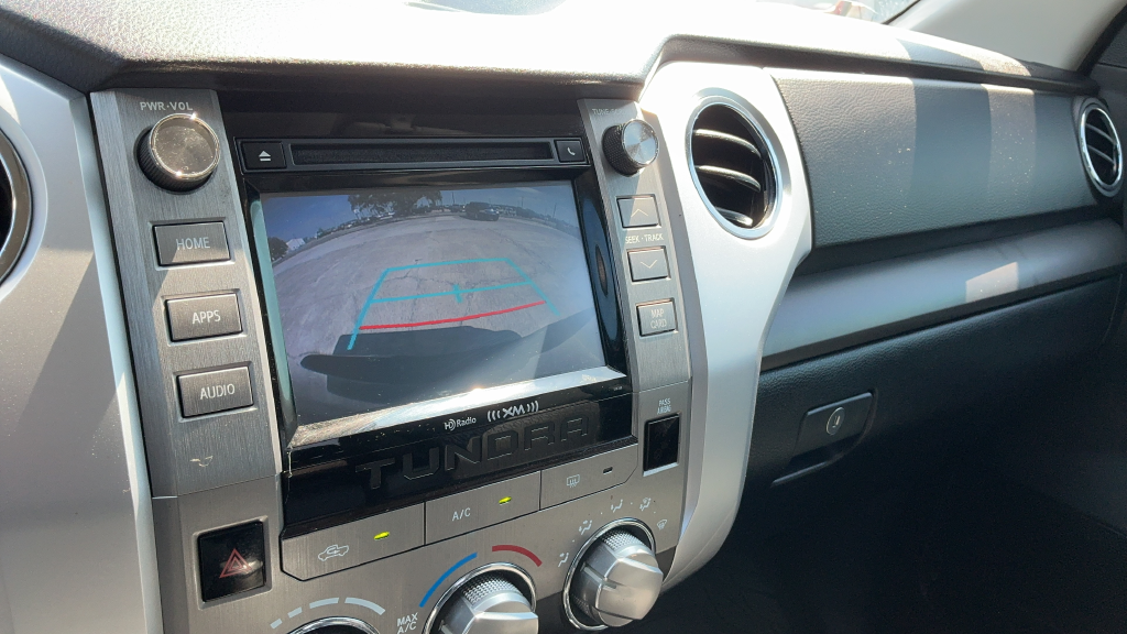Used 2018 Gray Toyota SR5 image 12