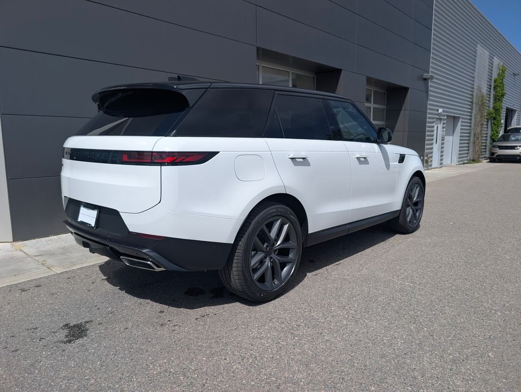 New 2026 Fuji White Land Rover SE image 7