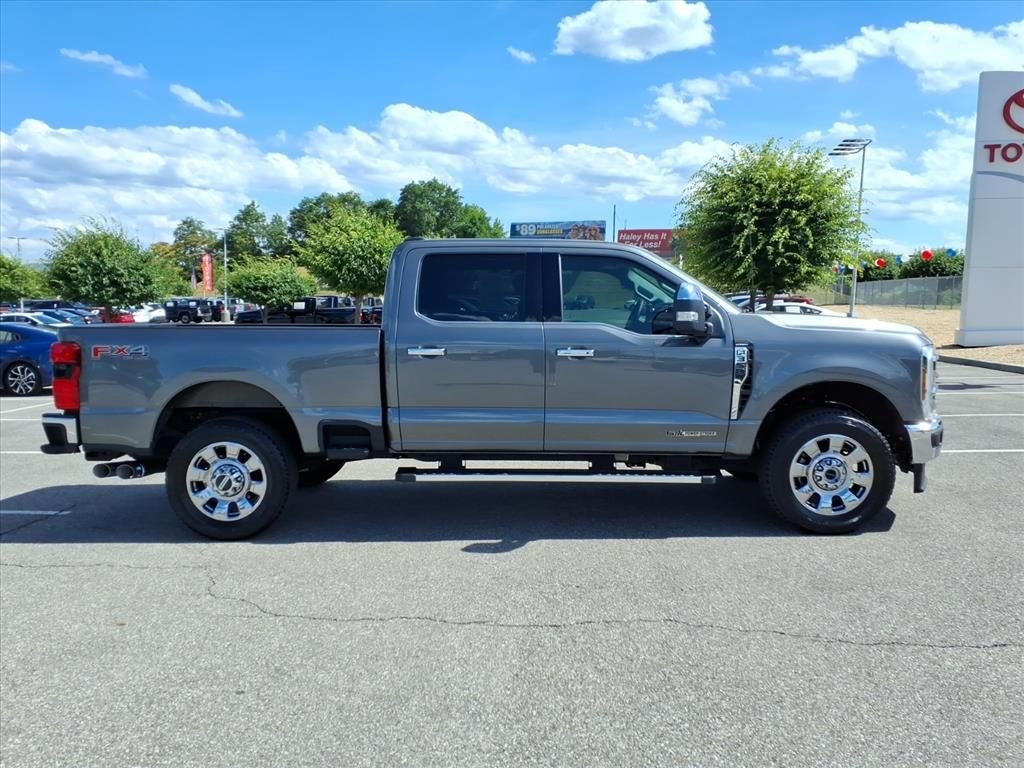 Used 2025 Gray Ford Lariat image 3