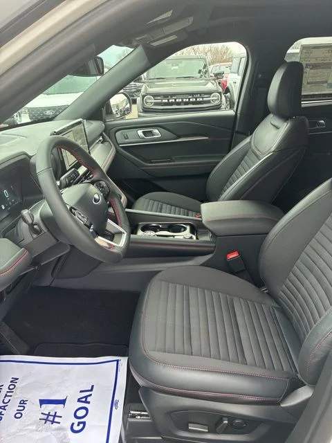 2026 Ford Explorer ST-Line - Photo 13