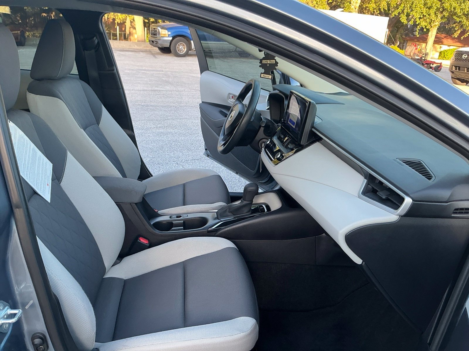 Used 2025  Toyota LE image 16