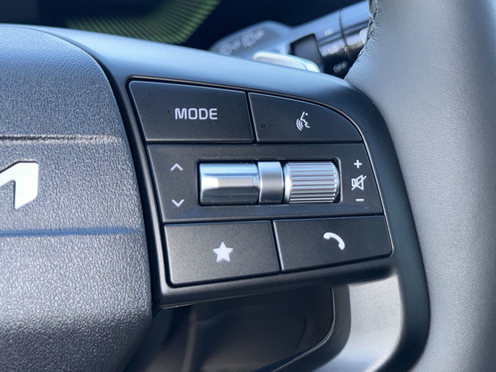 New 2026 Steel Gray Kia LX image 24