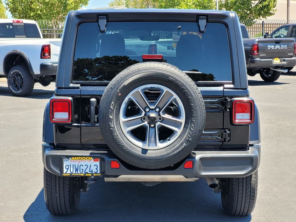 Used 2022 Black Jeep Unlimited Sahara image 5
