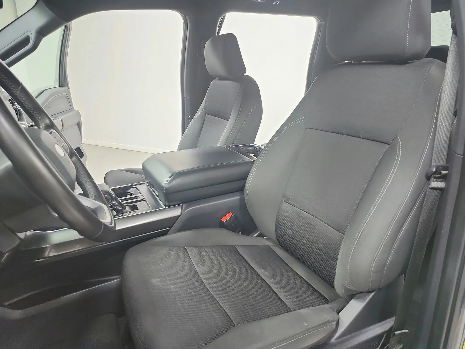 Used 2023 Gray Metallic Ford XLT image 19