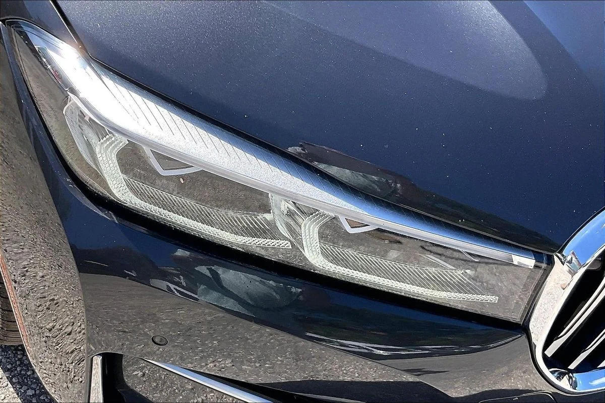 Used 2022  BMW i xDrive image 34