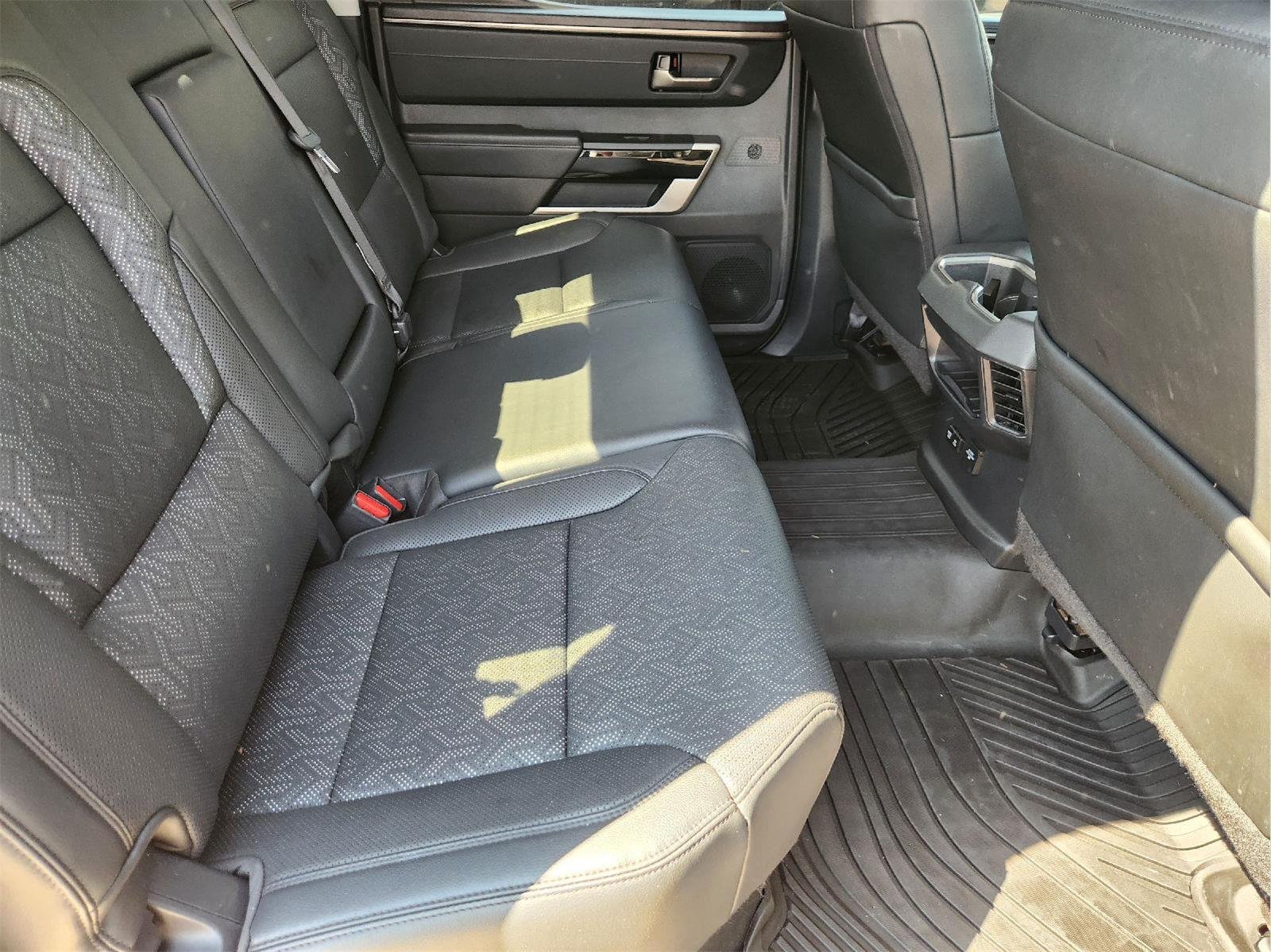 2024 Toyota Tundra photo 31 of 33