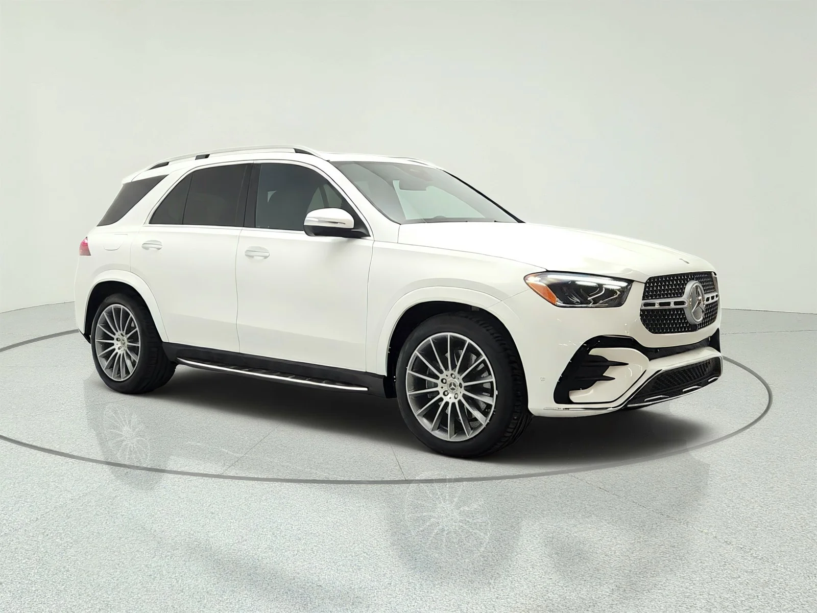Used 2024 Polar White Mercedes-Benz GLE 450 4MATIC® SUV image 3