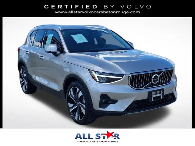 2023 Volvo XC40 B5 Plus Bright Theme