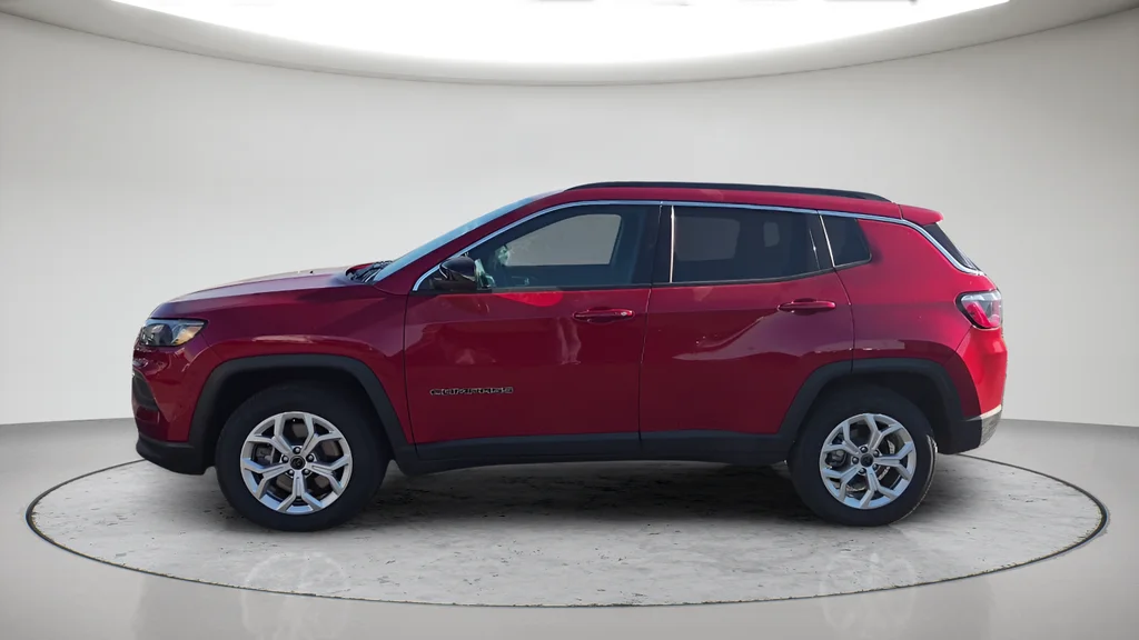 Used 2025 Red Jeep Latitude image 11