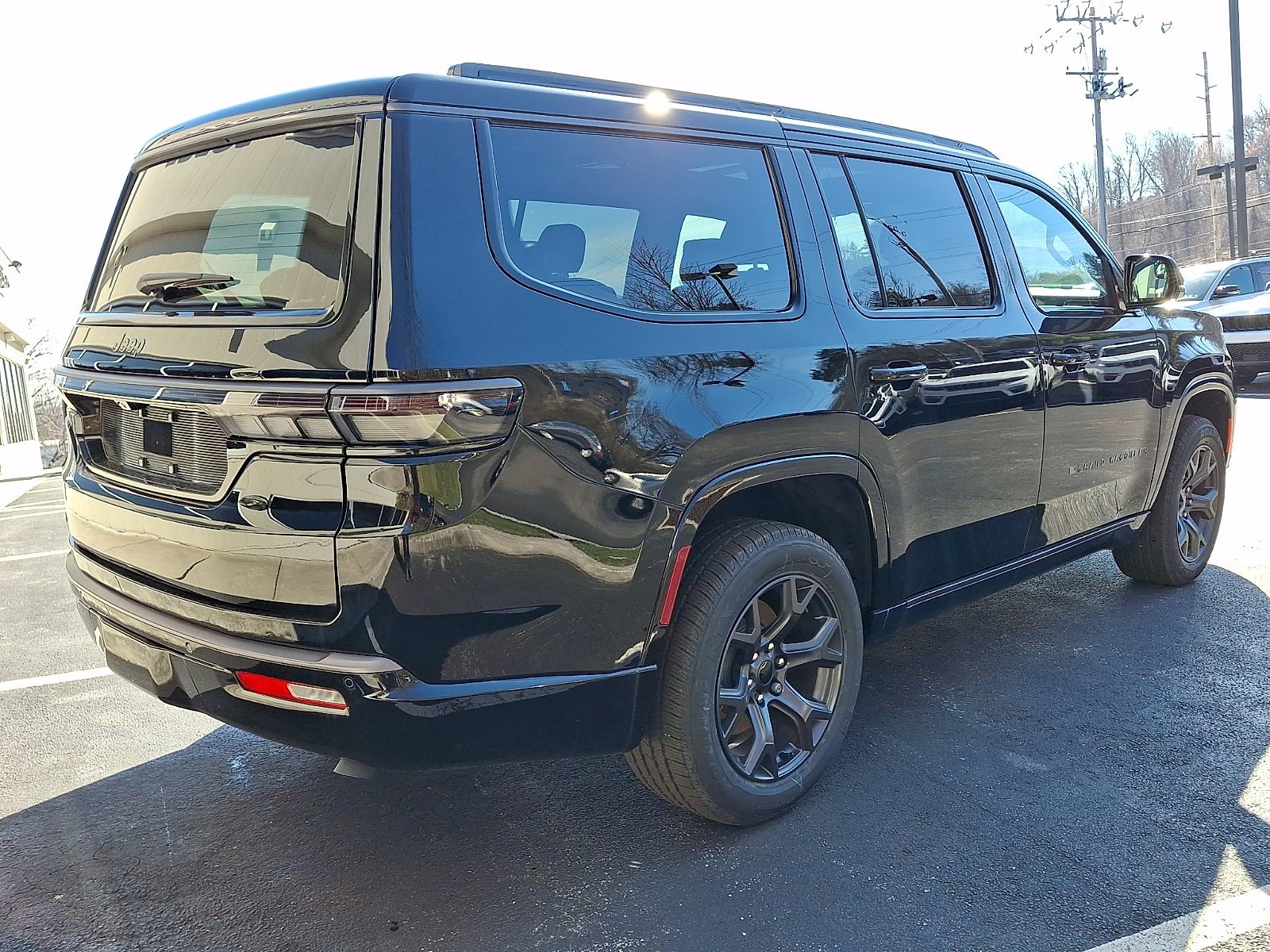 New 2026 High Gloss Black Exterior Paint Jeep Limited Altitude image 3