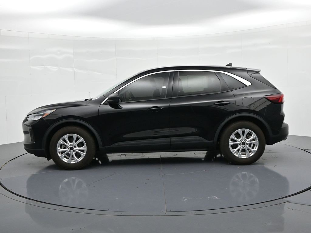 Used 2024 Black Metallic Ford Active FWD image 9
