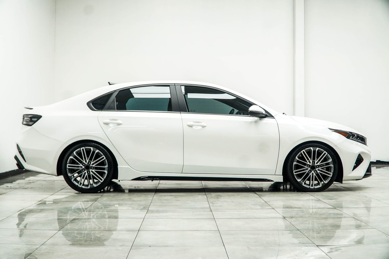 Used 2024 White Kia GT image 8