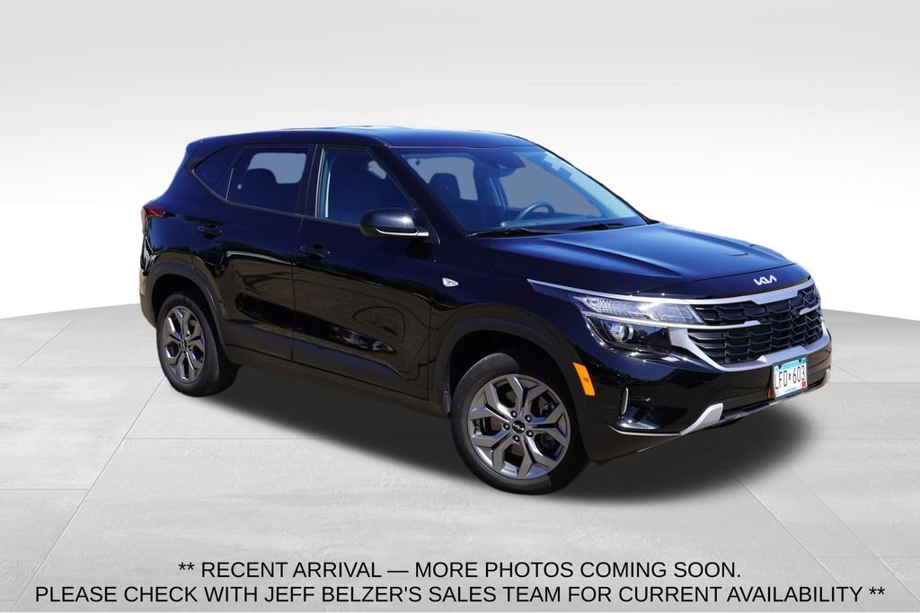 Used 2024 Fusion Black Kia LX image 1