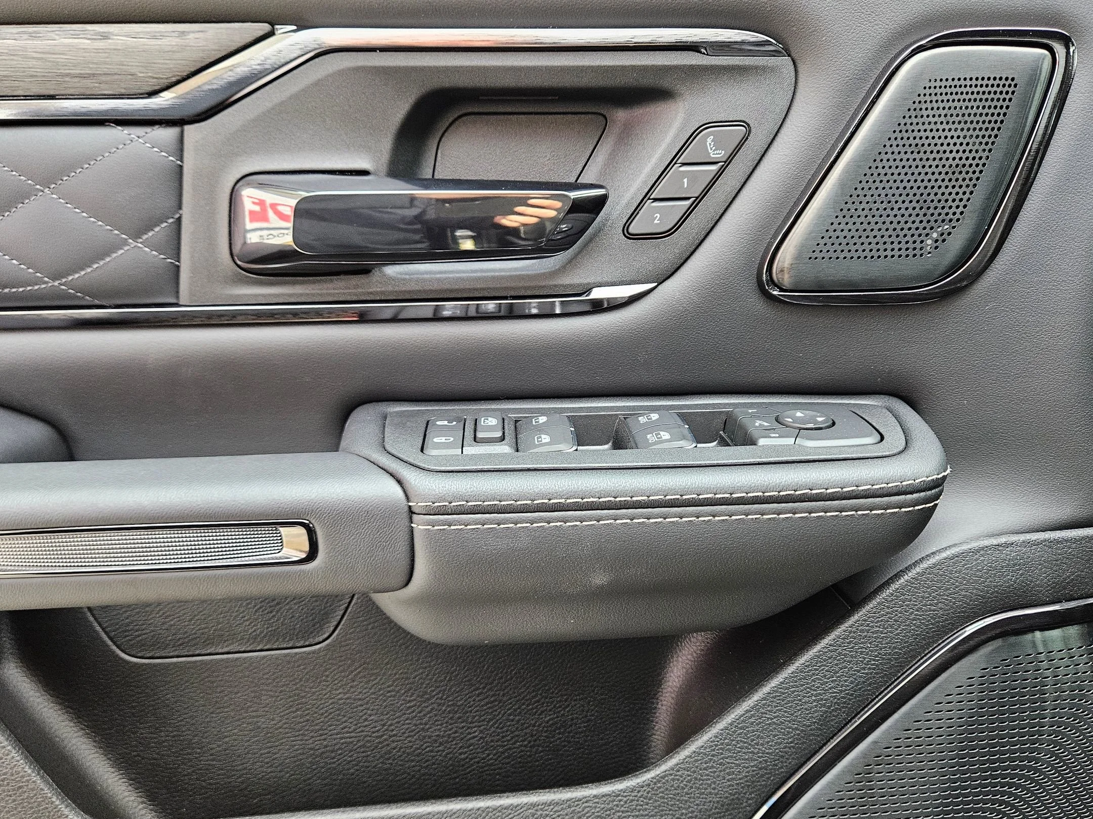 2026 RAM 1500 Limited - Photo 18