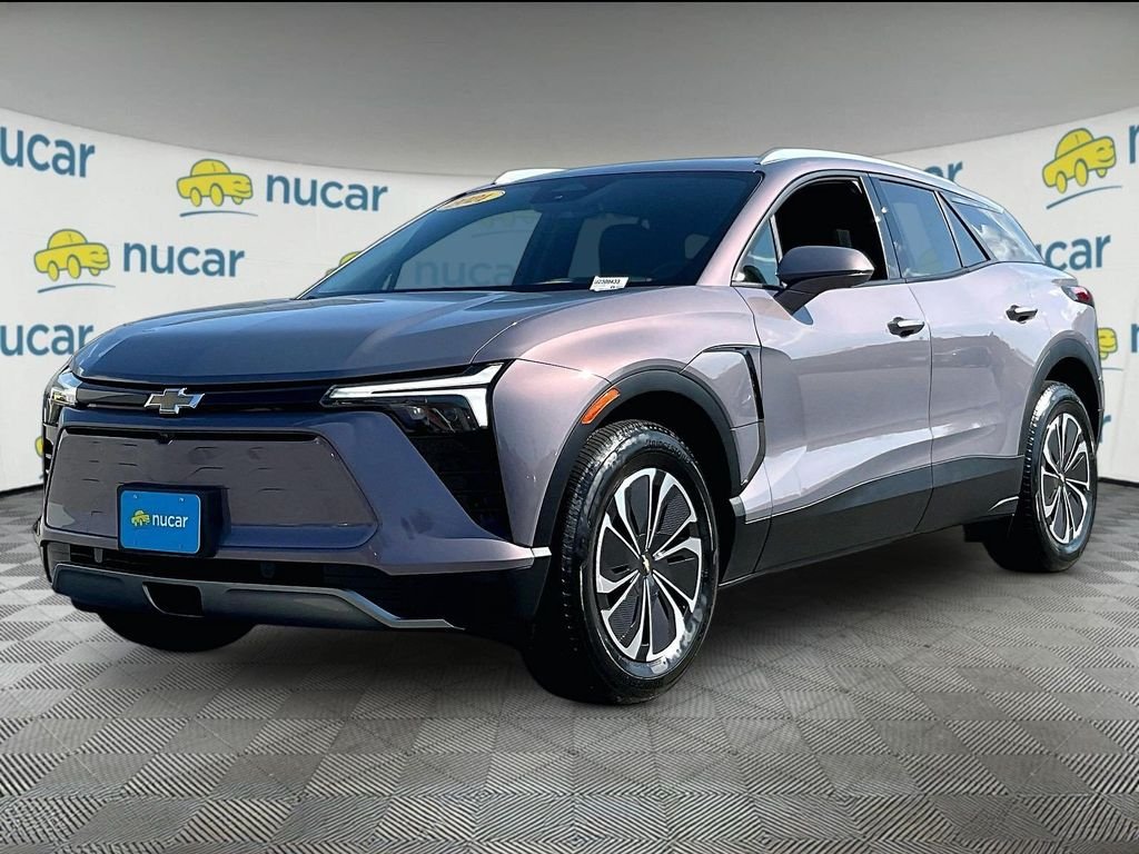 Used 2024 Gray Chevrolet LT image 3