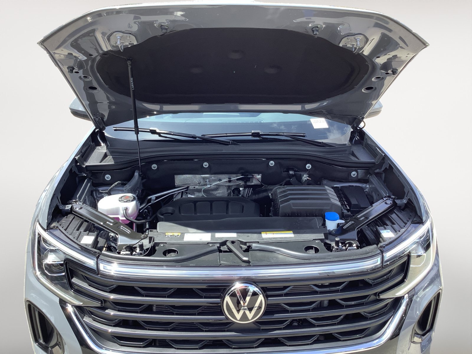 New 2026 PURE GRAY Volkswagen 2.0T SE w/Technology image 11