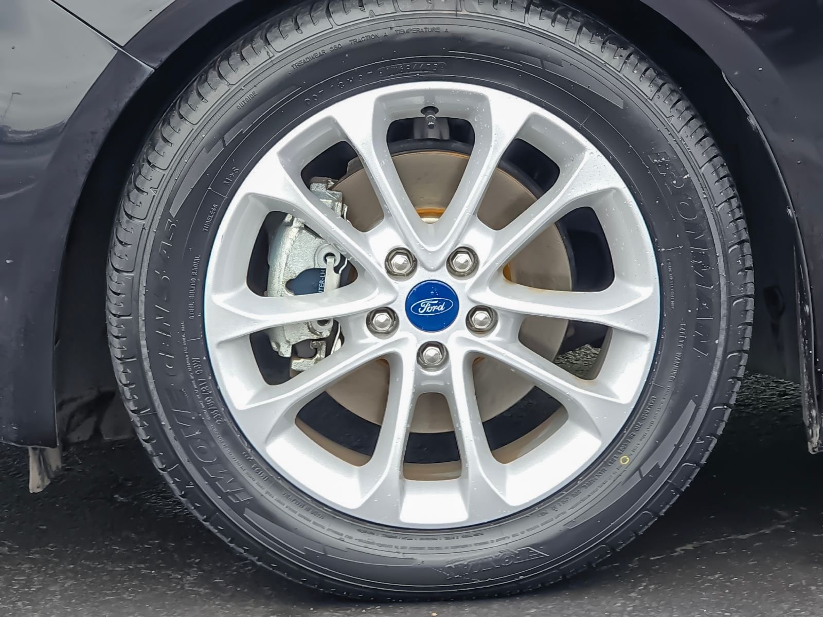 Used 2020 Black Ford SE image 27