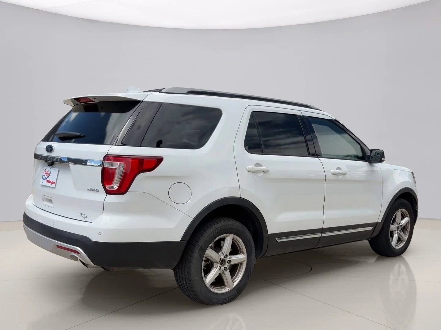 Used 2017 White Ford XLT image 5