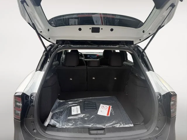 New 2026 Aspen White TriCoat / Super Black Two-tone Nissan SV image 6