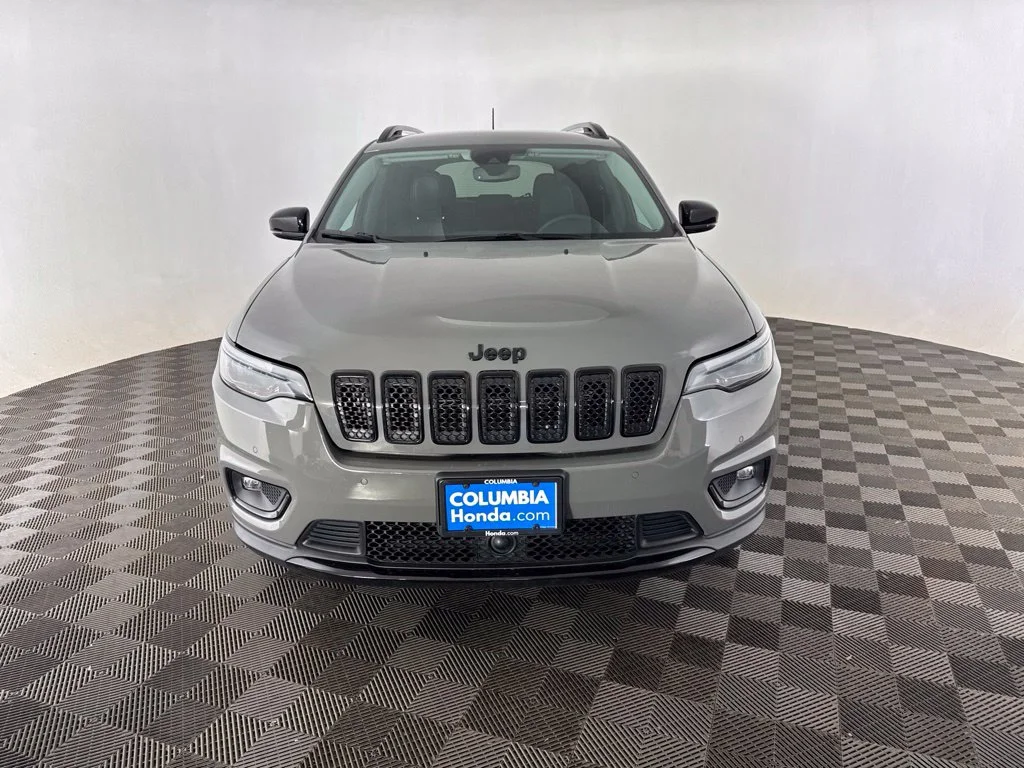 Used 2023 Gray Jeep Altitude image 2