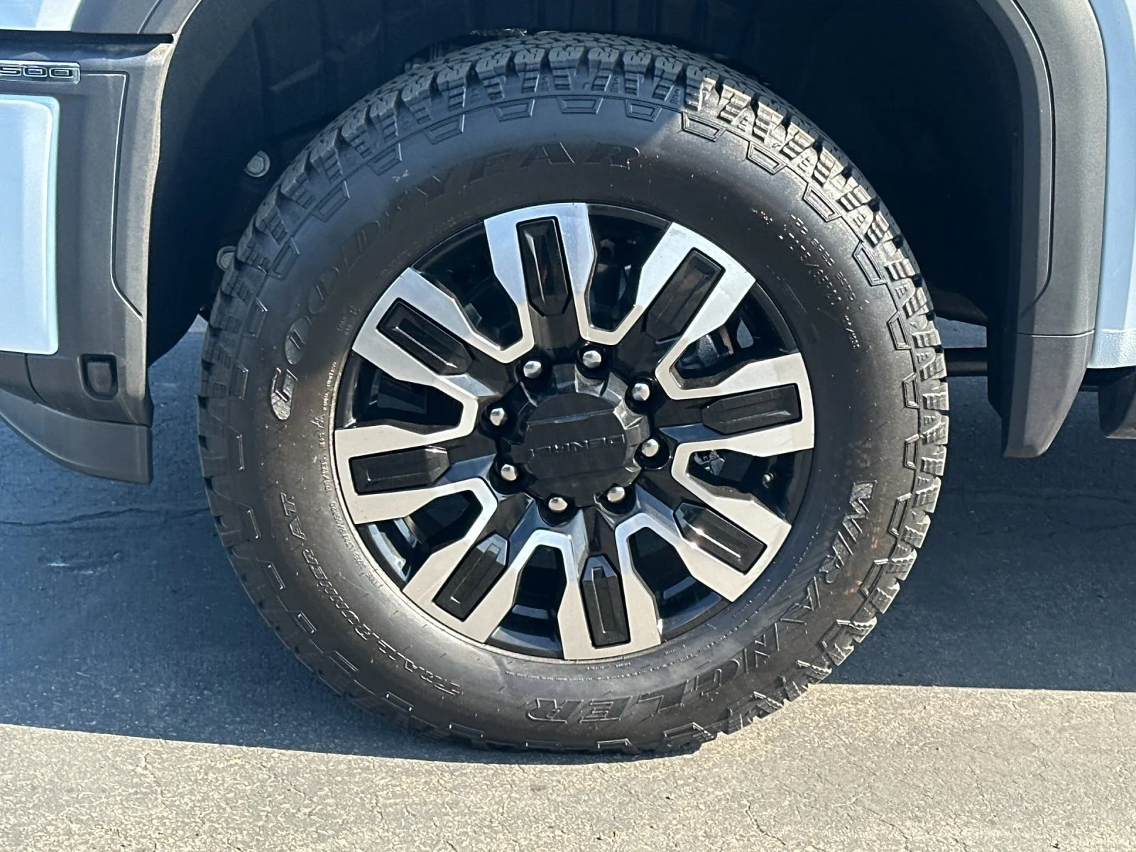 New 2026 Glacier White Tricoat GMC Denali Ultimate image 23