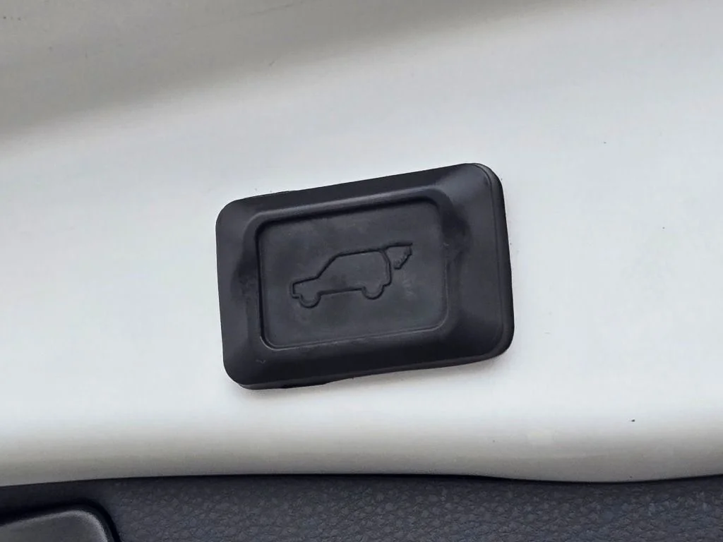 Used 2021 White Toyota XLE image 15