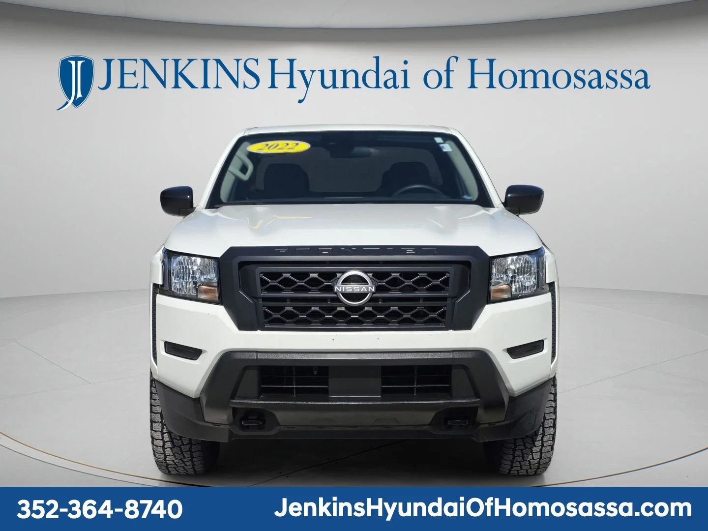 Used 2022 White Nissan S image 11