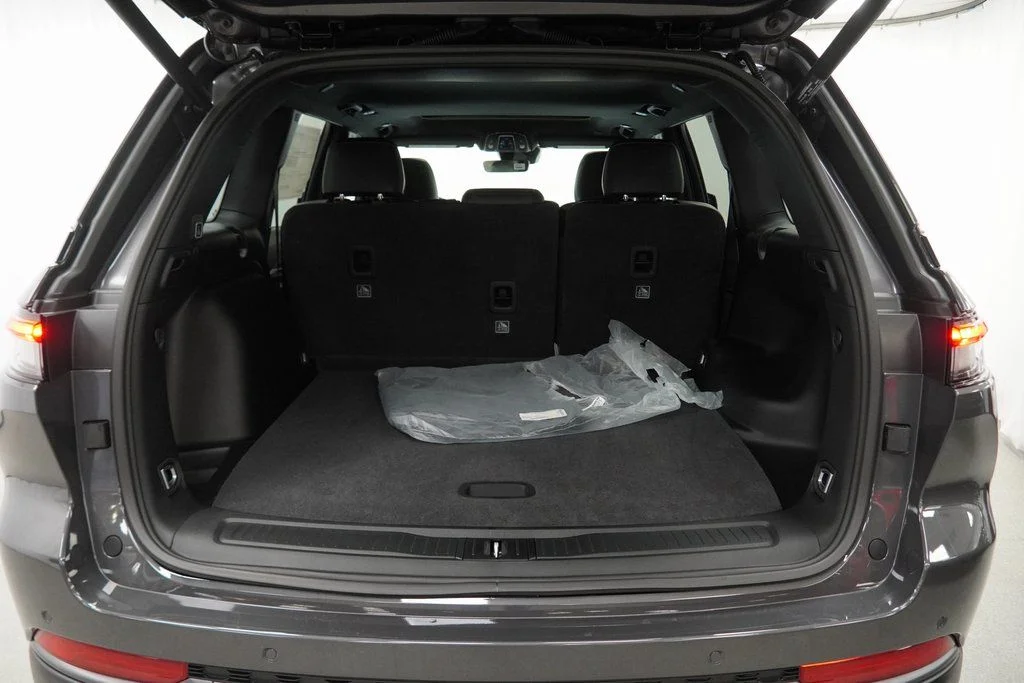 New 2026 Baltic Gray Metallic Clear-Coat Exterior Paint Jeep Laredo Altitude image 29