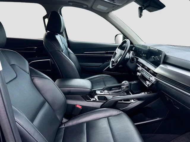 Used 2023 Black Kia S image 15