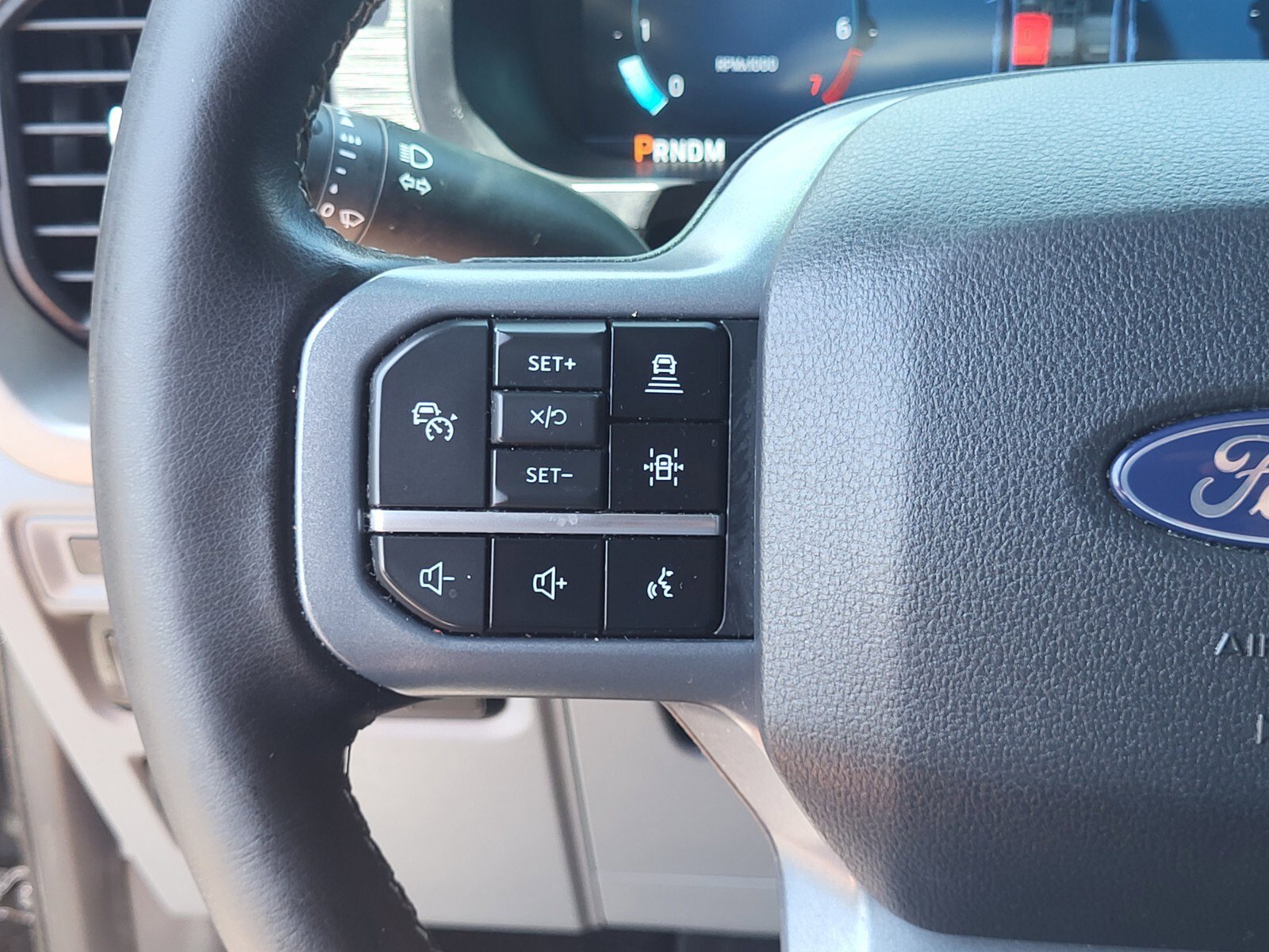 Used 2024 Black Ford XLT image 27