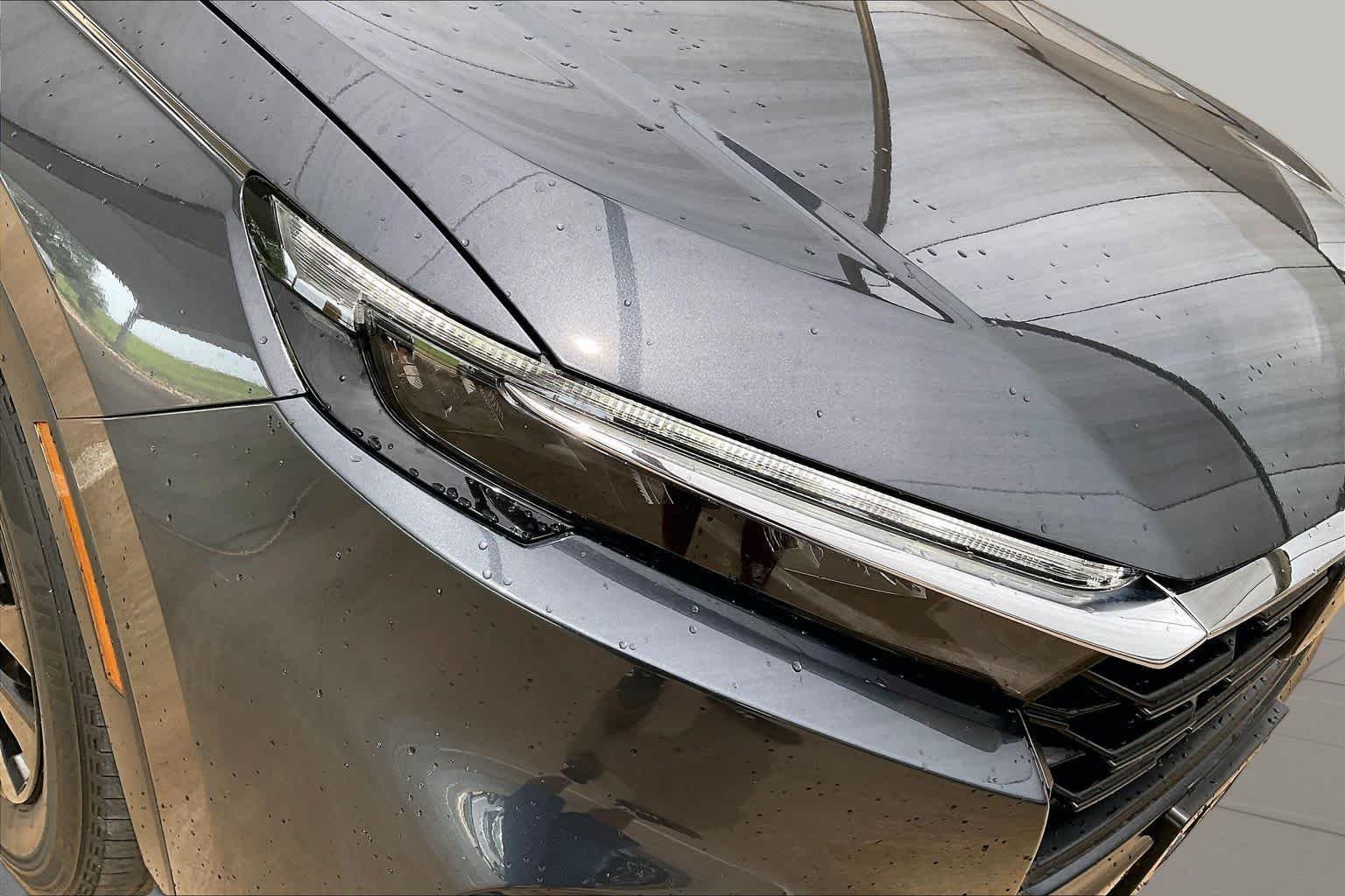 Used 2025 Meteorite Gray Metallic Honda LX image 27