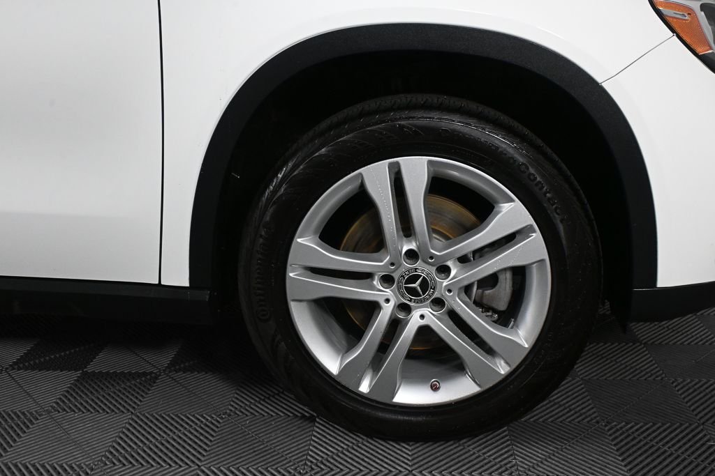Used 2020 White Mercedes-Benz GLA 250 image 38