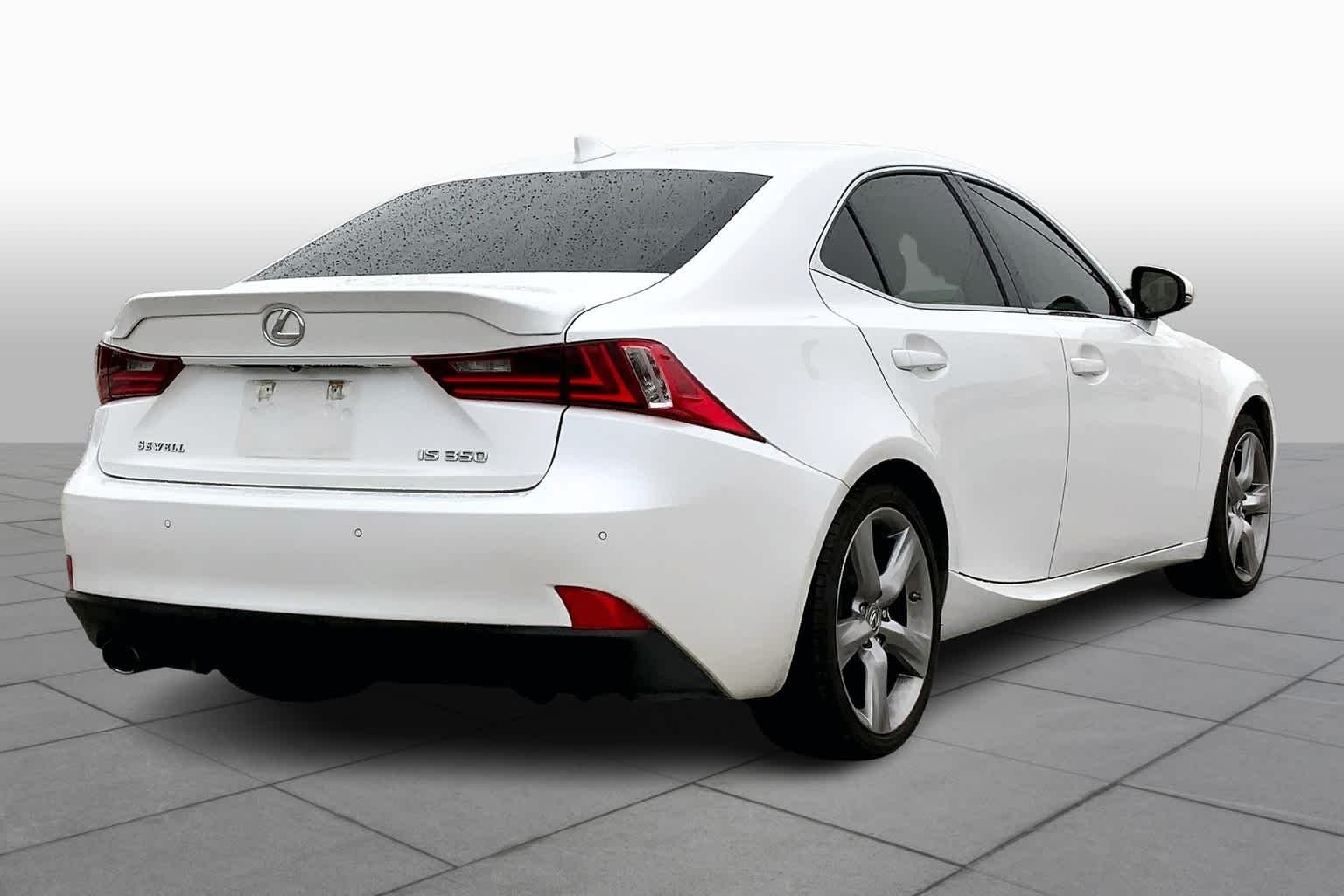 Used 2015 Starfire Pearl Lexus  image 13