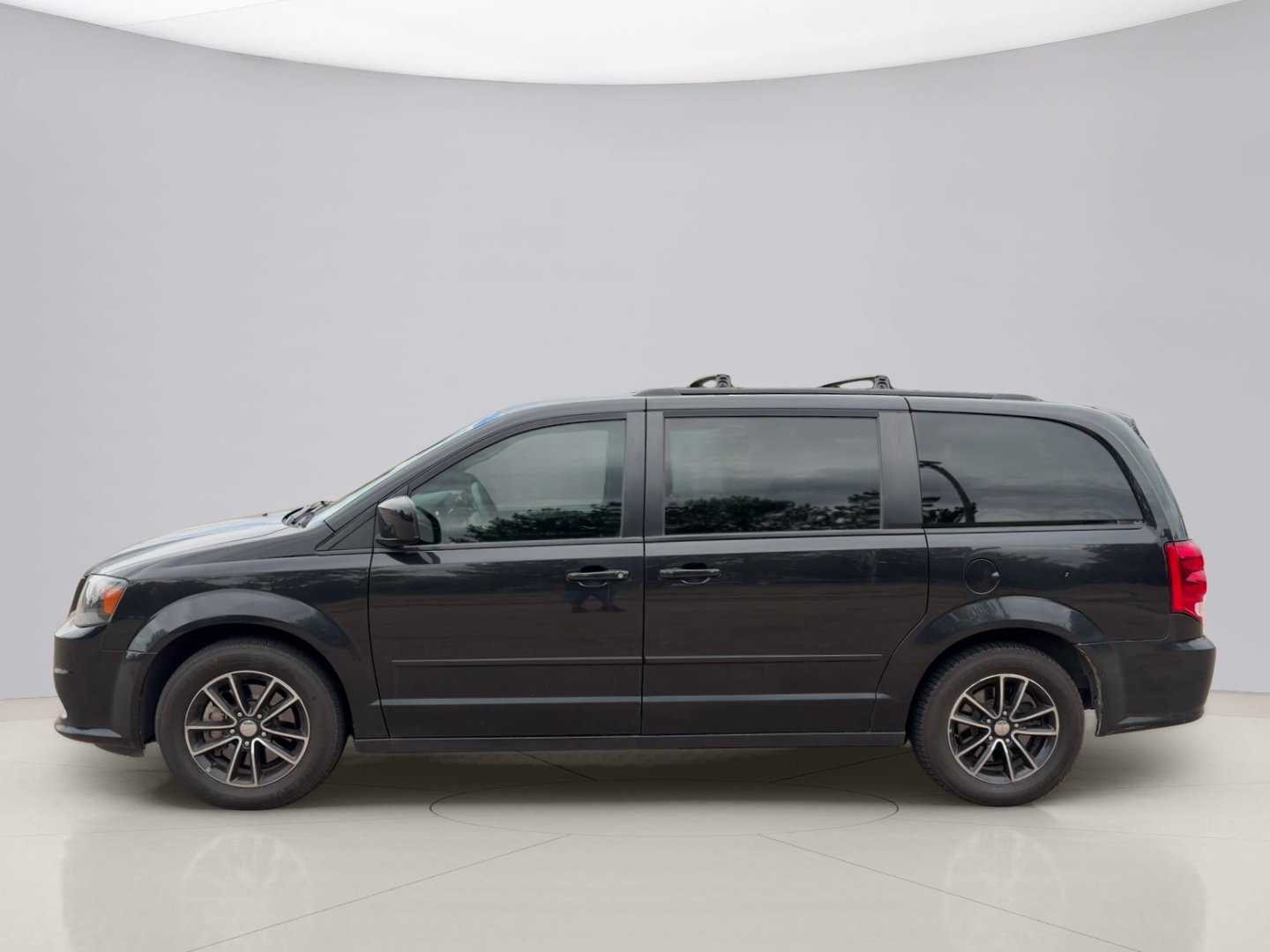 Used 2016 Black Dodge R/T image 8
